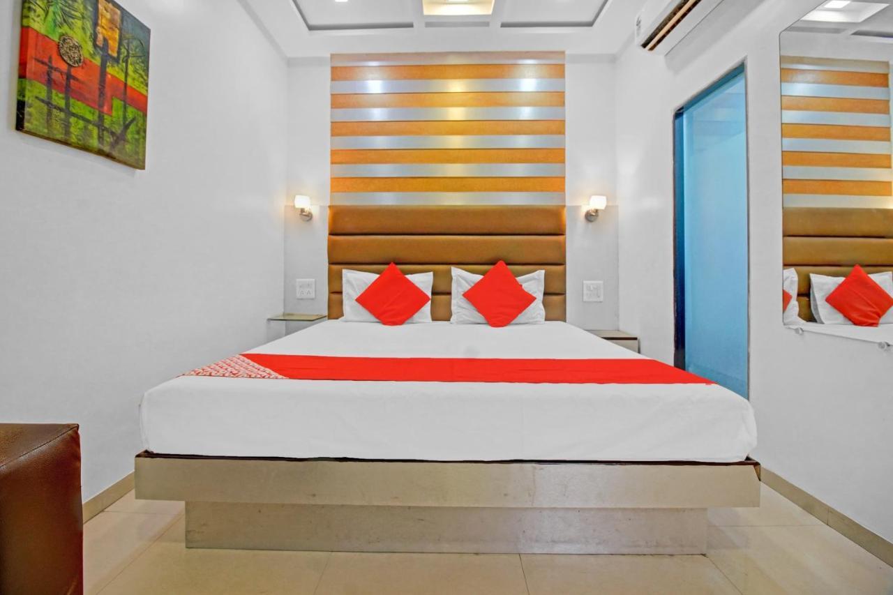 Flagship 83490 Hotel Bently Palace Βομβάη Εξωτερικό φωτογραφία