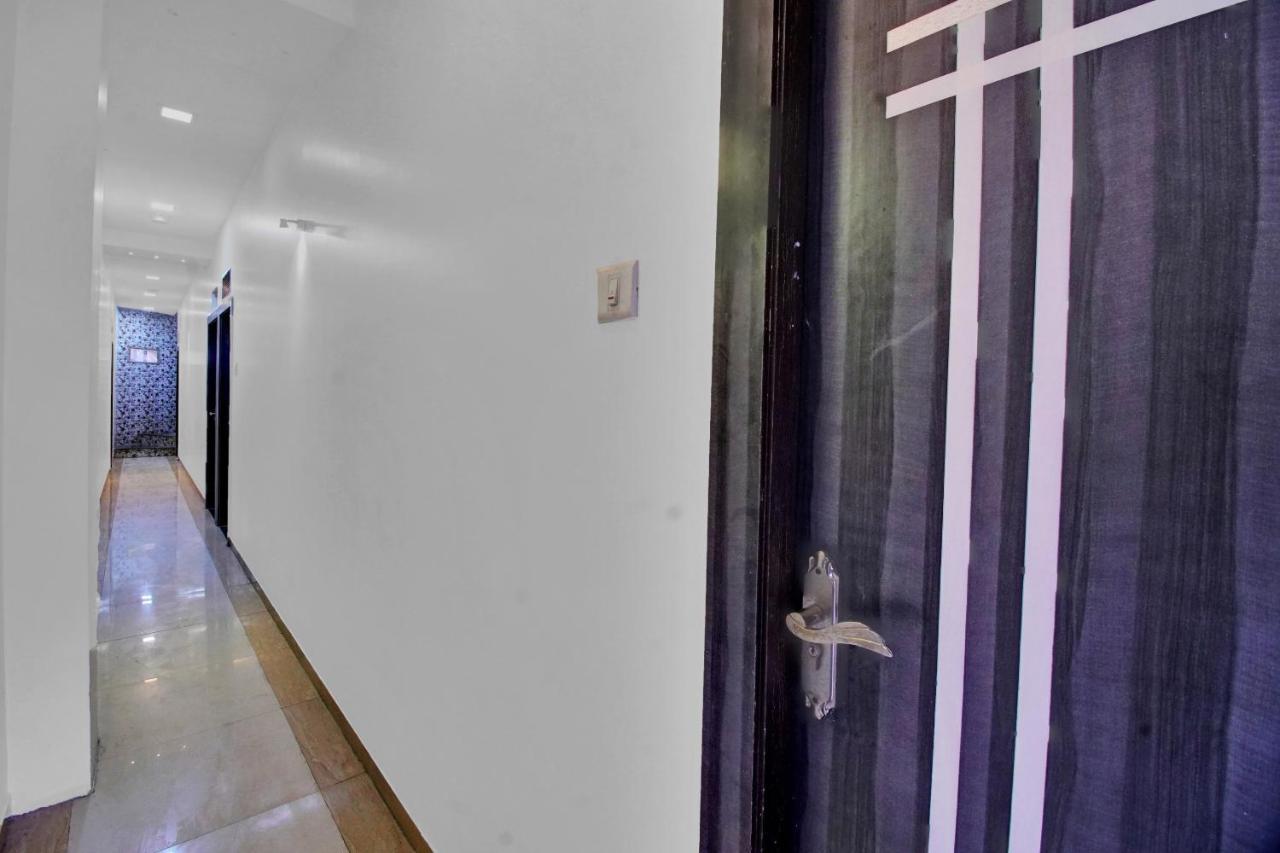 Flagship 83490 Hotel Bently Palace Βομβάη Εξωτερικό φωτογραφία