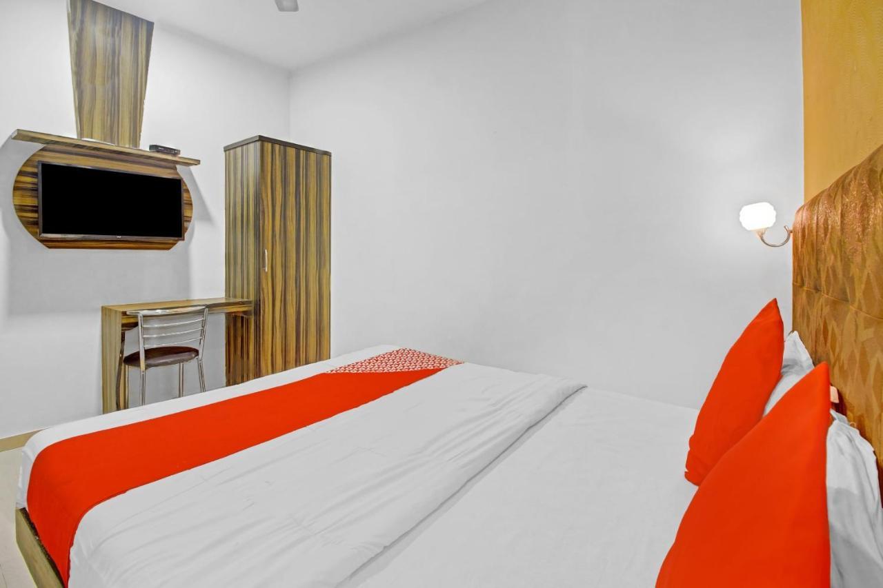 Flagship 83490 Hotel Bently Palace Βομβάη Εξωτερικό φωτογραφία