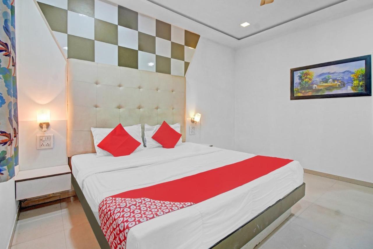 Flagship 83490 Hotel Bently Palace Βομβάη Εξωτερικό φωτογραφία
