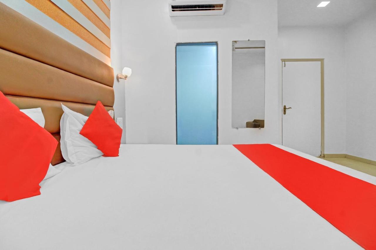 Flagship 83490 Hotel Bently Palace Βομβάη Εξωτερικό φωτογραφία