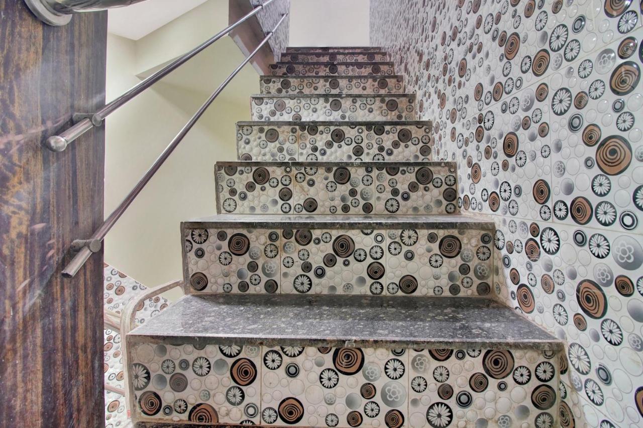 Flagship 83490 Hotel Bently Palace Βομβάη Εξωτερικό φωτογραφία